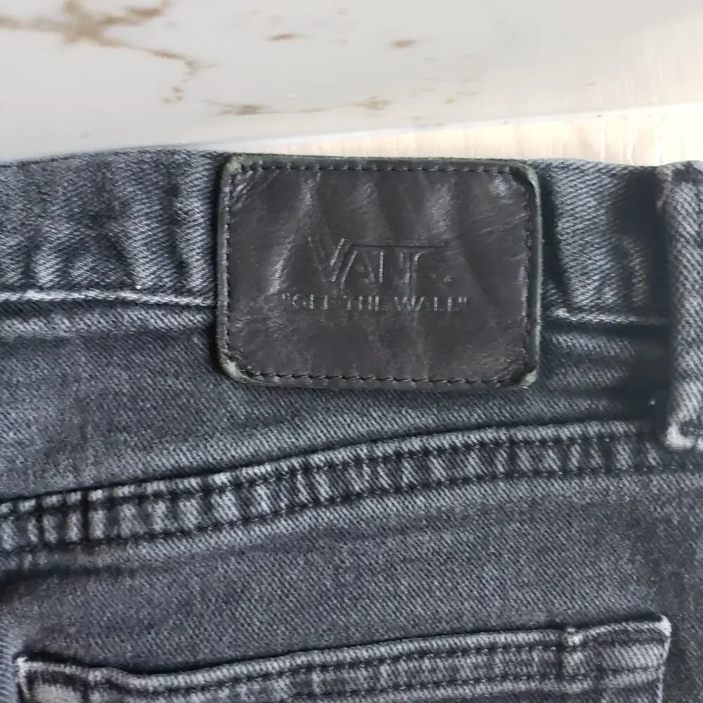 Vans V16 Jeans Mens 30x32 Black Slim Fit Mid Rise Skateboarding Denim Pants - Picture 3 of 9